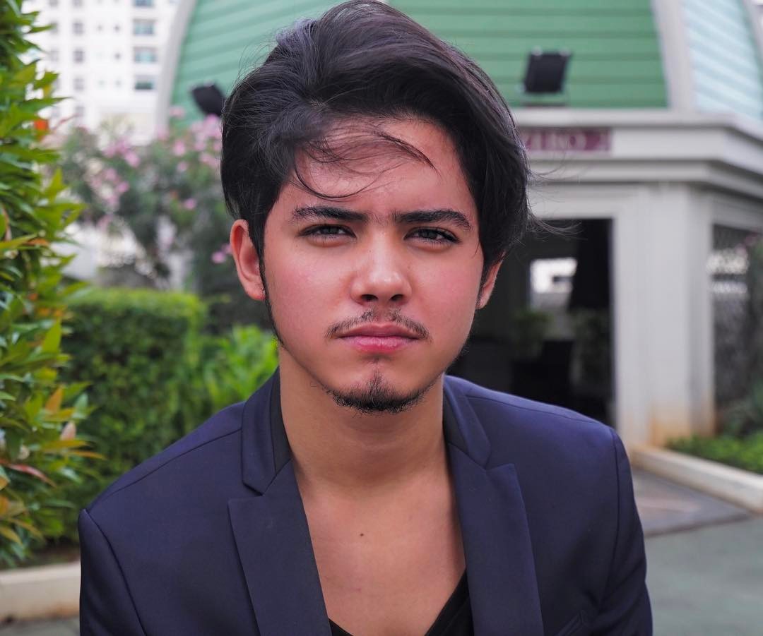 Bikin Pangling, Aliando yang Dulu Imut Kini Dewasa Banget!