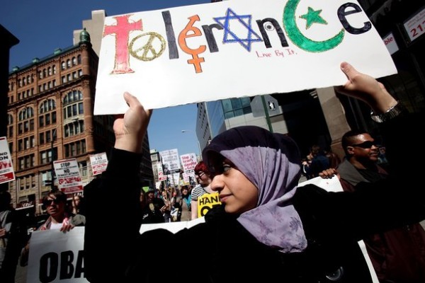 Hasil carian imej untuk Lawan Islamofobia, Presiden Austria Imbau Wanita Gunakan Jilbab