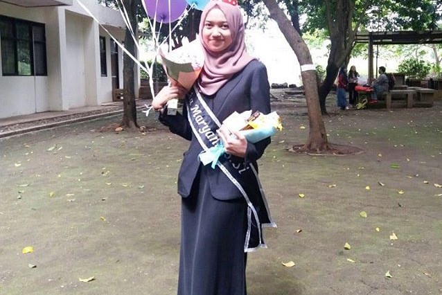 10 Inspirasi Pakaian Sidang Skripsi Yang Elegan Nyaman