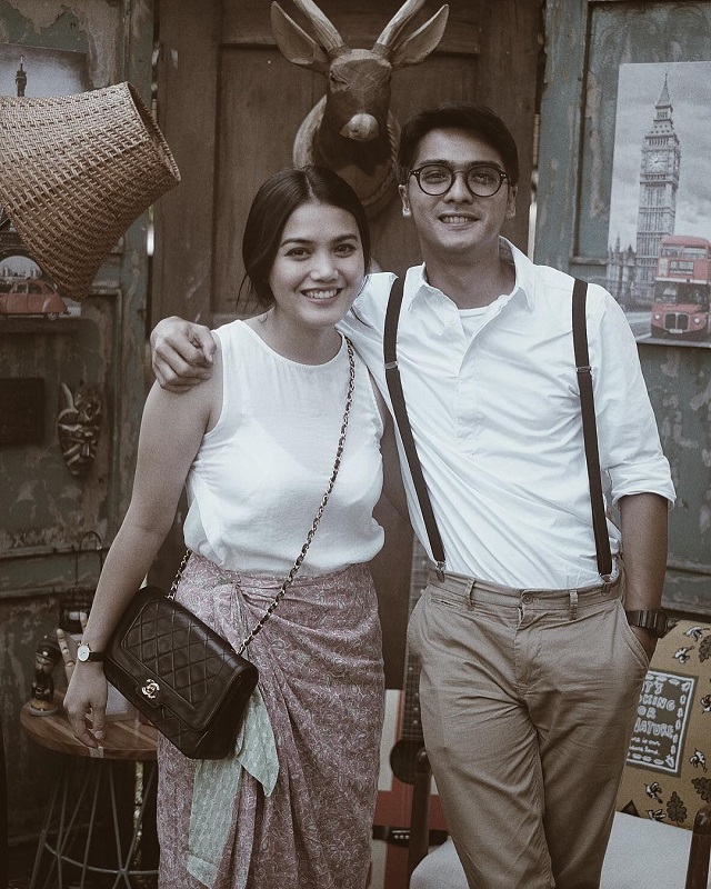 Keren, Ini 15 Style Keluarga Kecil ala Ricky Harun & Herfiza