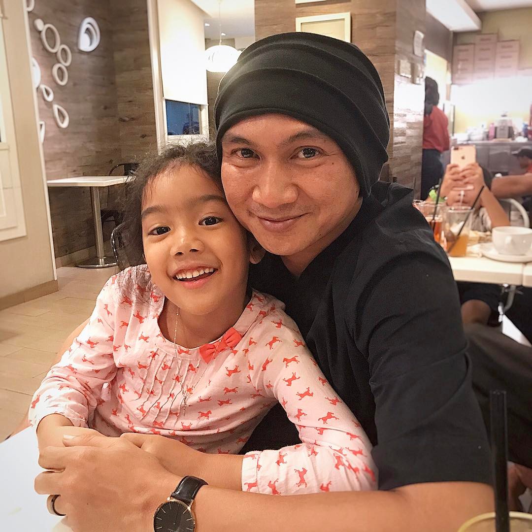 10 Potret Artis Ayah Dengan Anak Perempuannya Manis Banget