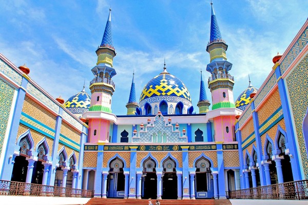 7 Masjid Paling Indah Di Indonesia