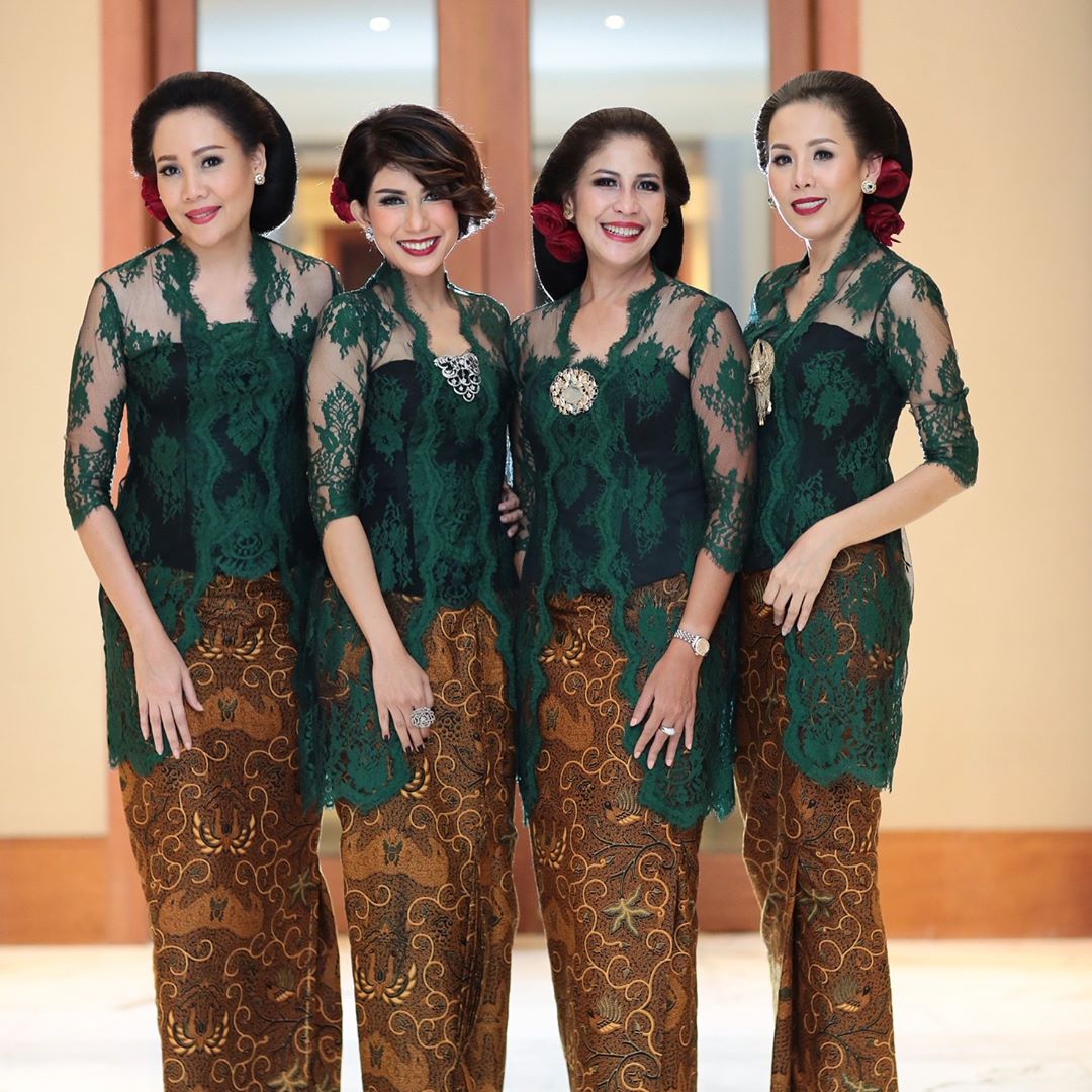 Jilbab Untuk Kebaya Hijau Tosca. padu padan pakaian dan 