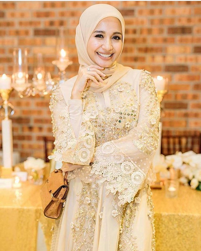 10 Desain Cantik Gaun Muslimah untuk ke Acara Pesta