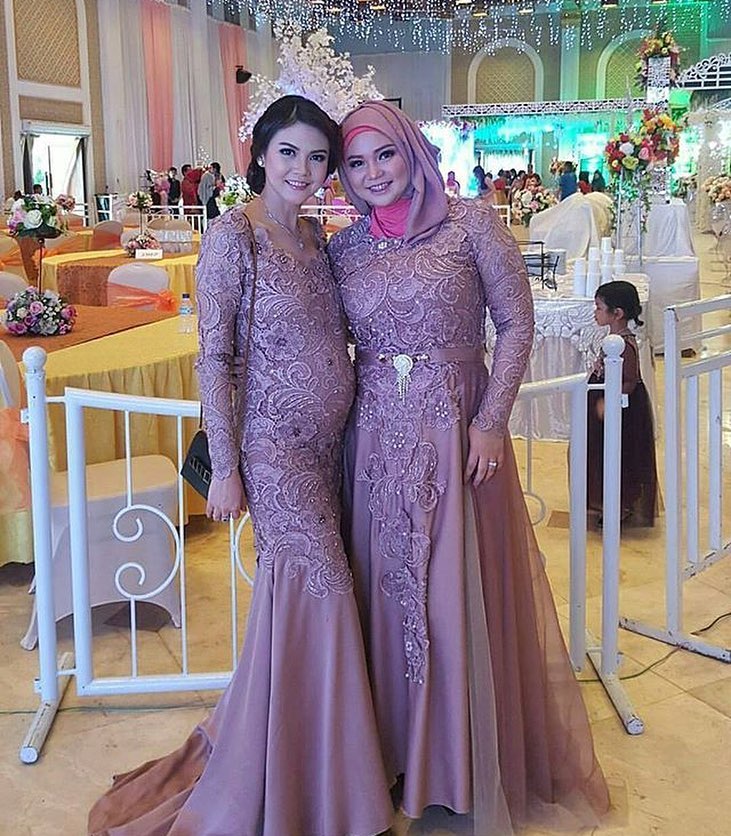 10 Desain Cantik Gaun  Muslimah untuk ke Acara Pesta