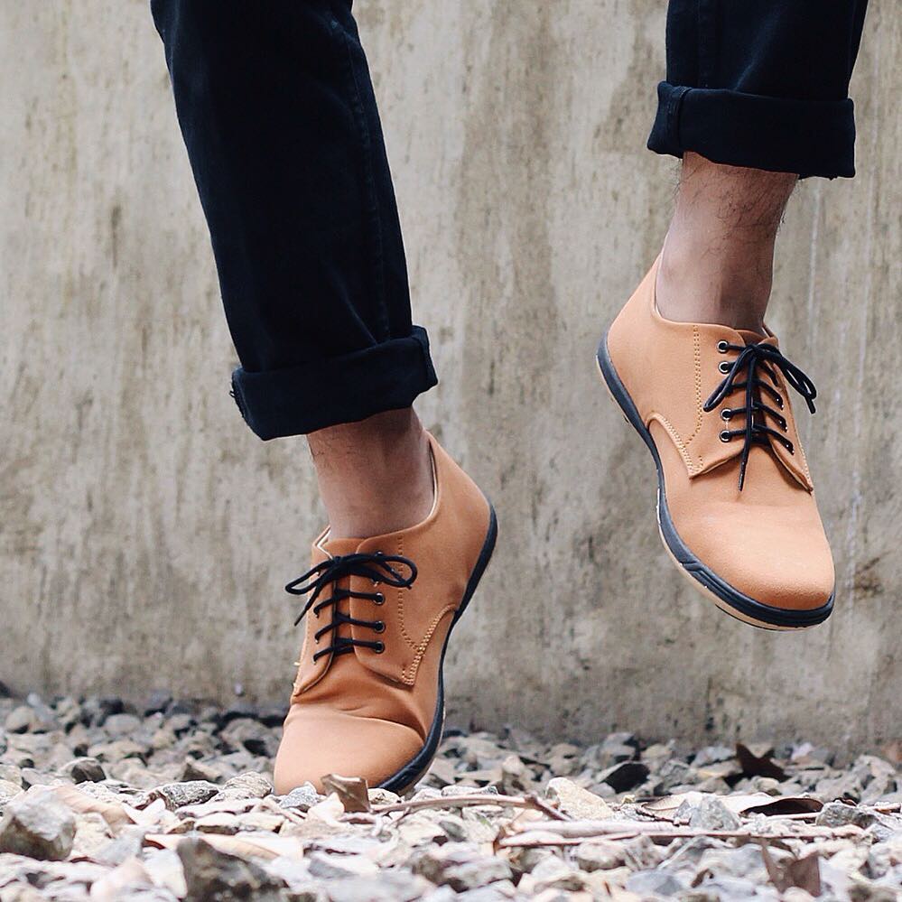 11 Merek  Sepatu  Lokal Kekinian yang  Recommended Dibeli