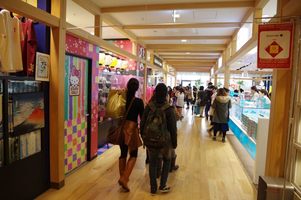 8 Alasan Ilmiah Kenapa Berjalan di Mall Sangat Baik untuk Kesehatanmu!