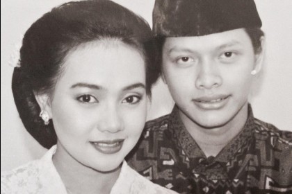 10 Potret Pernikahan Artis Belasan Tahun Lalu, Jadul Tapi Manis