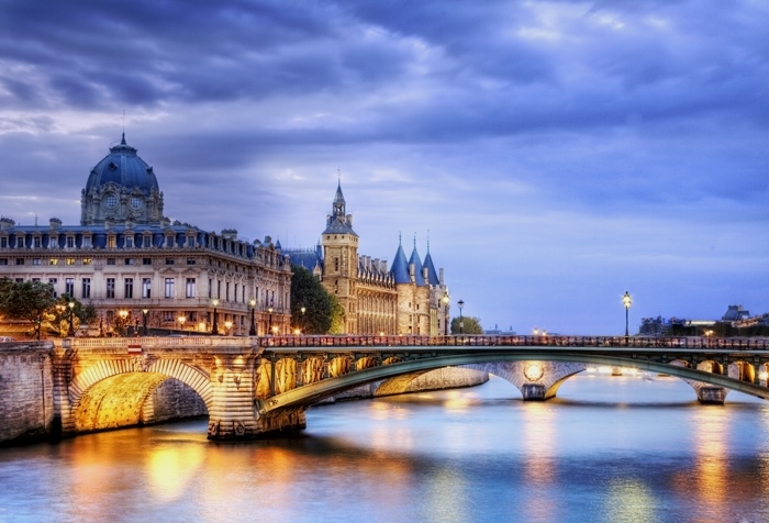 8 Tempat Paling Romantis di Paris, Kesempatanmu Memanjakan Si Doi Nih!