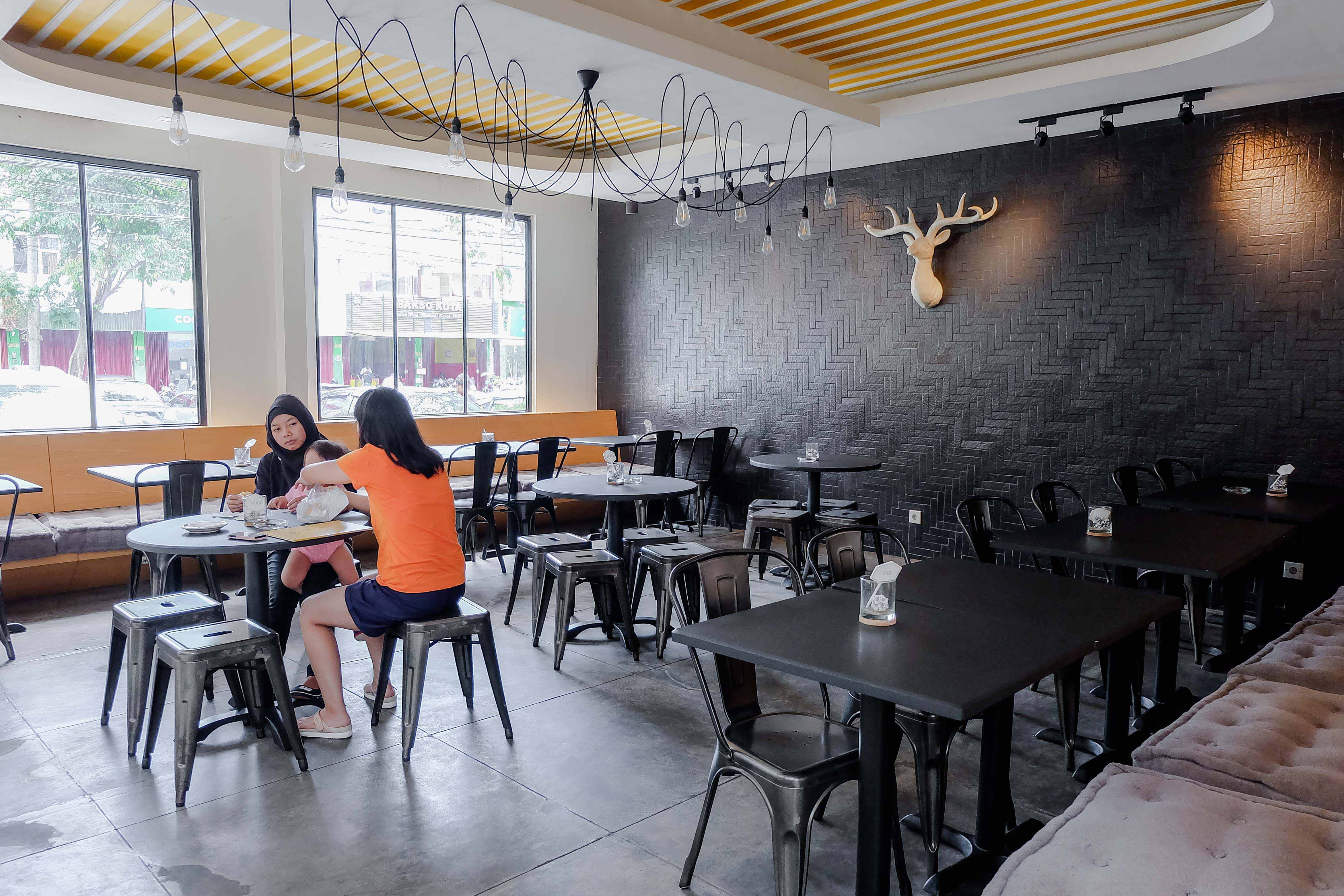 Labore Coffee Eatery, Kafe Kece dengan Menu Makanan Enak di Malang