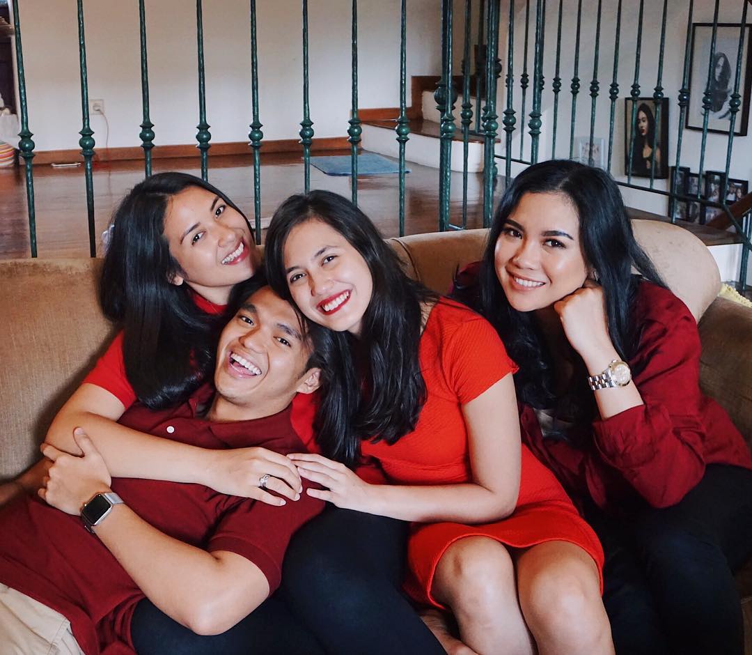 Dikira Pacaran, Cowok Ini Ternyata Sahabat Lamanya Pevita 