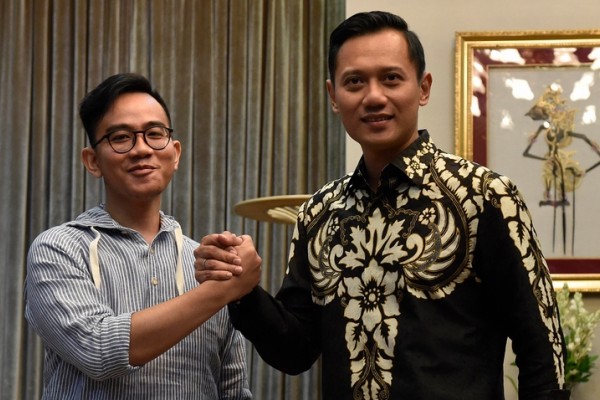 Beda Style Agus Yudhoyono vs. Gibra Rakabuming, Siapa Lebih Kece?