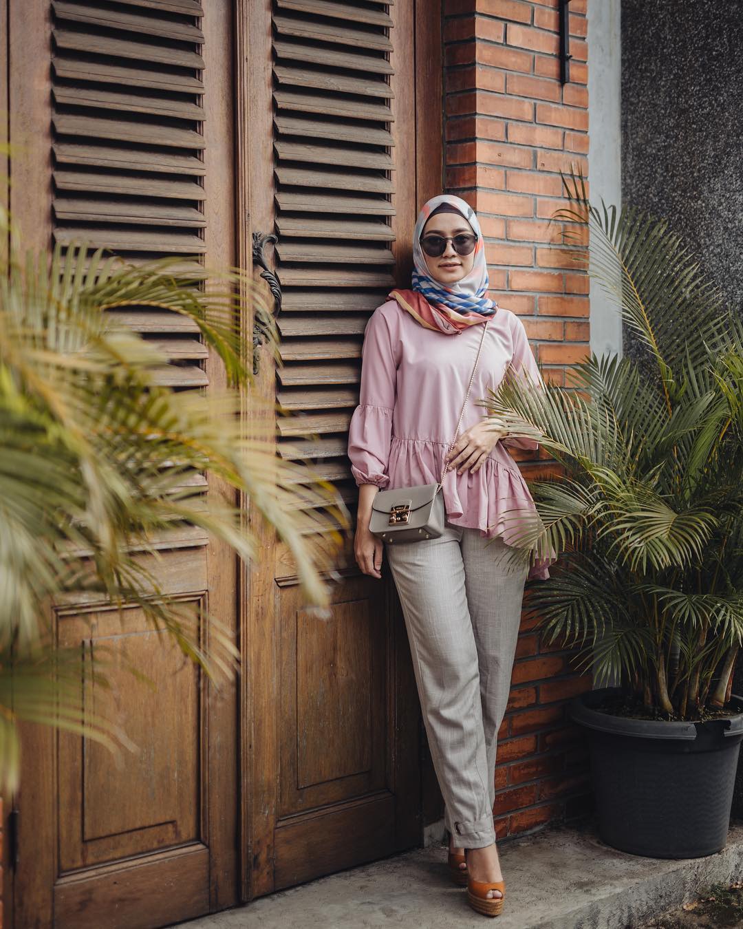 10 OOTD Hijab Kekinian Untuk Kuliah Super Kasual Kece