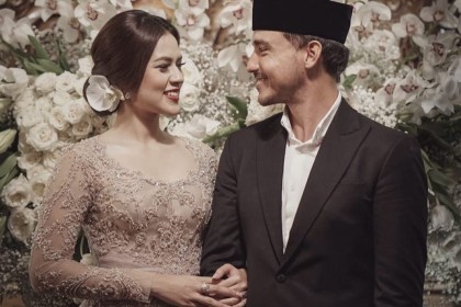 Indahnya Rangkaian Prosesi Pernikahan Adat Sunda ala Raisa