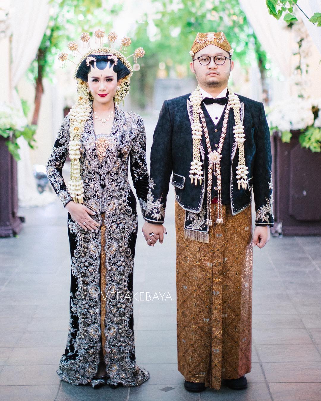 14 Inspirasi Tampil Ningrat Dengan Pernikahan Adat Jawa