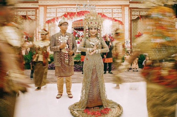 Simple & Elegan, 15 Inspirasi Baju Pernikahan Adat Palembang