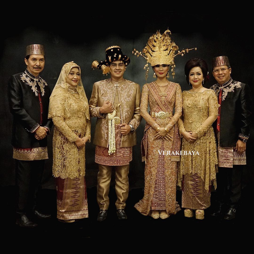  Perpaduan Warna Gold Inspirasi Desain Menarik