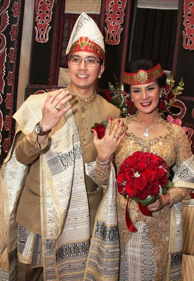 15 Busana Adat Batak untuk Tampil Istimewa di Hari Pernikahan