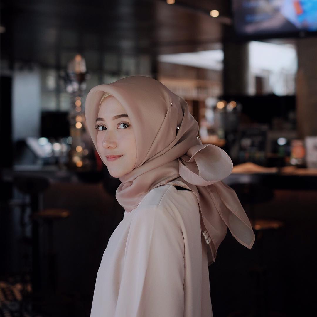 Gaya Hijab Organza Ala Hijabers Ini Lagi Hits Kamu Bisa Contek