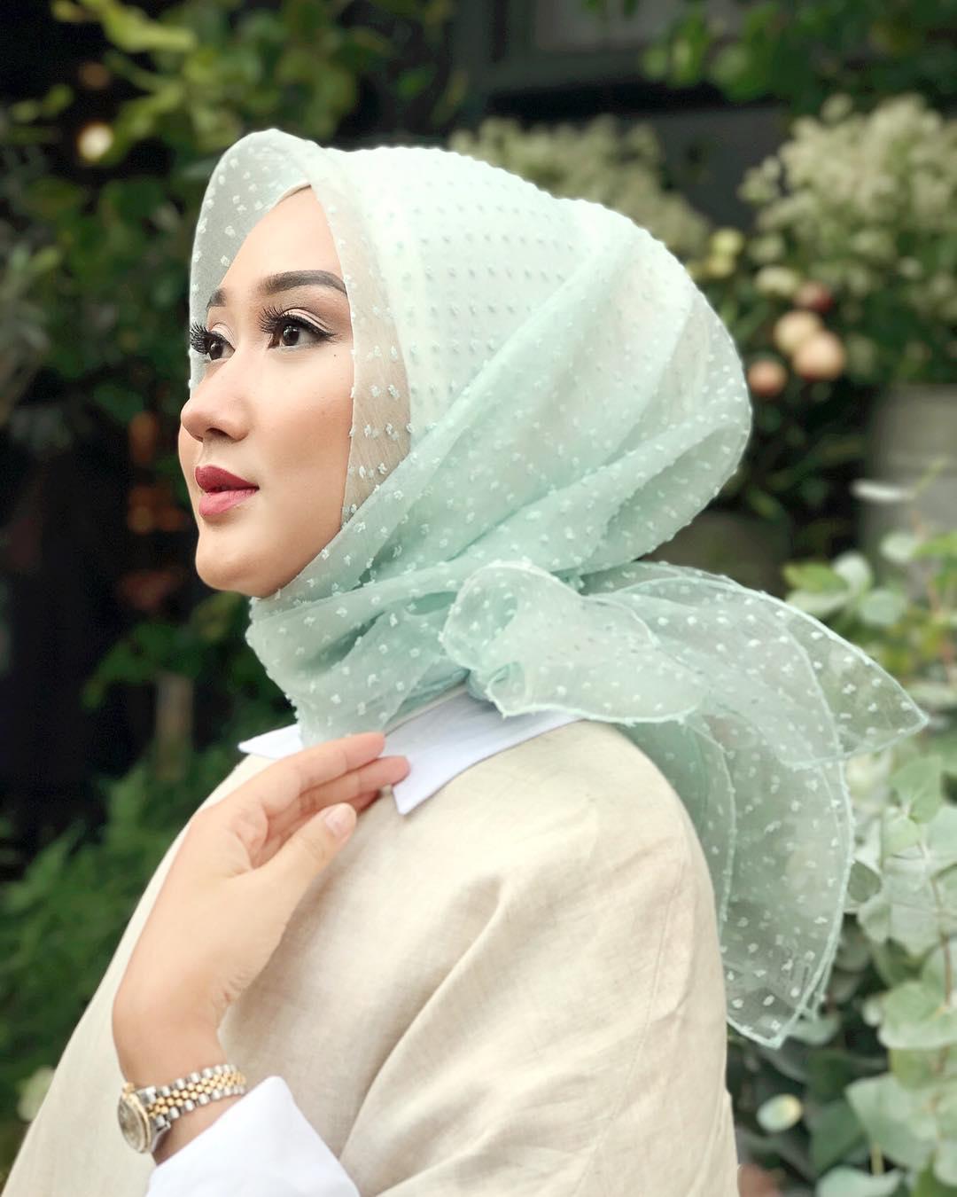 Gambar Tutorial Hijab Bahan Organza  Tutorial Hijab