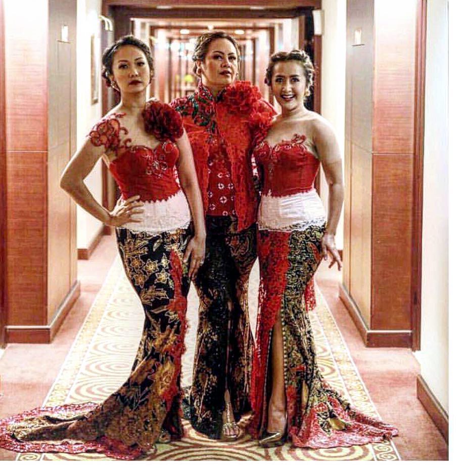 Gak Cuma Agnez Mo 7 Artis Ini Juga Langganan Pakai Kebaya Anne Avantie