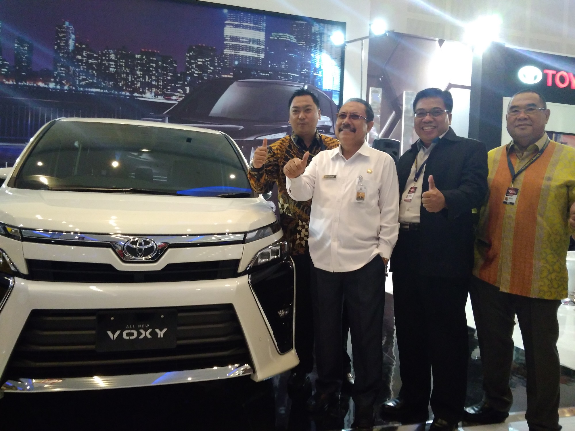 Karena Mirip  Mobil  Ini Dijuluki Baby Alphard 