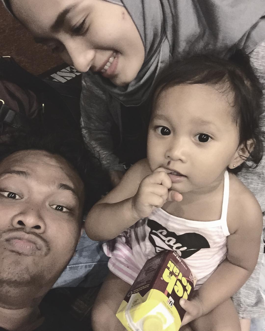 10 Foto Manis Ini Bukti Virgoun 'Last Child' Ayah yang 