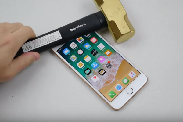 6 Video Uji Fisik iPhone 8 Dijamin Bikin Kamu Tercengang!