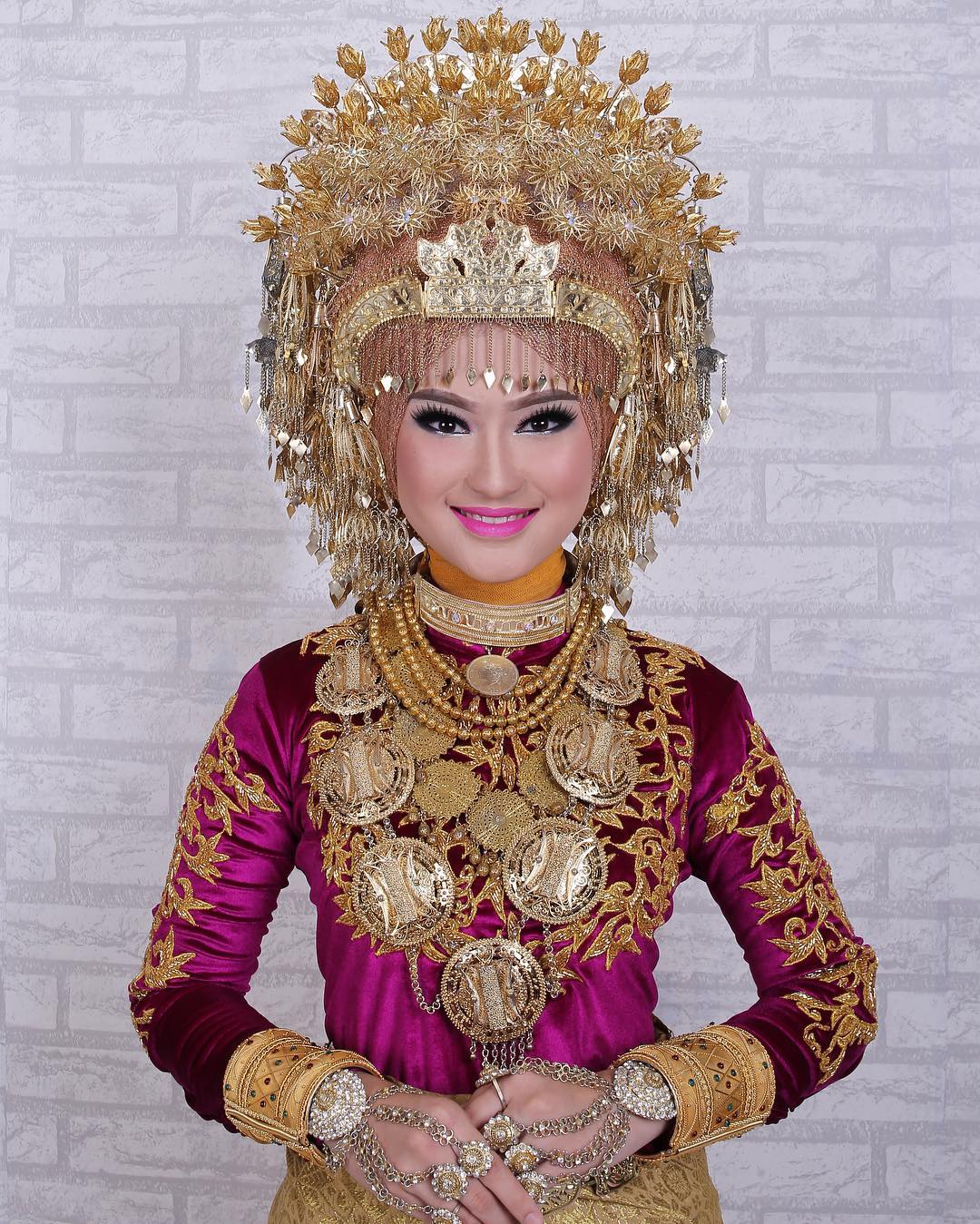 Busana Aceh Untuk Hari Pernikahan Yang Super Elegan