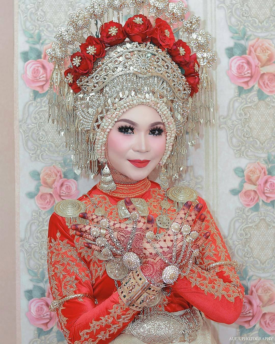 10 Busana Aceh  untuk Hari Pernikahan yang Super Elegan