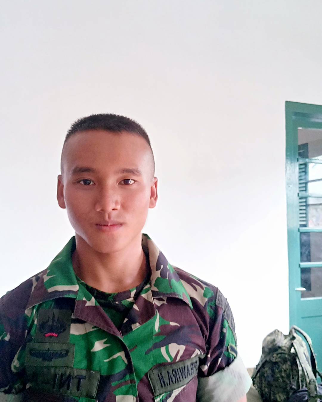 Foto Gaya  Rambut  Tentara  Pria foto candid kekinian