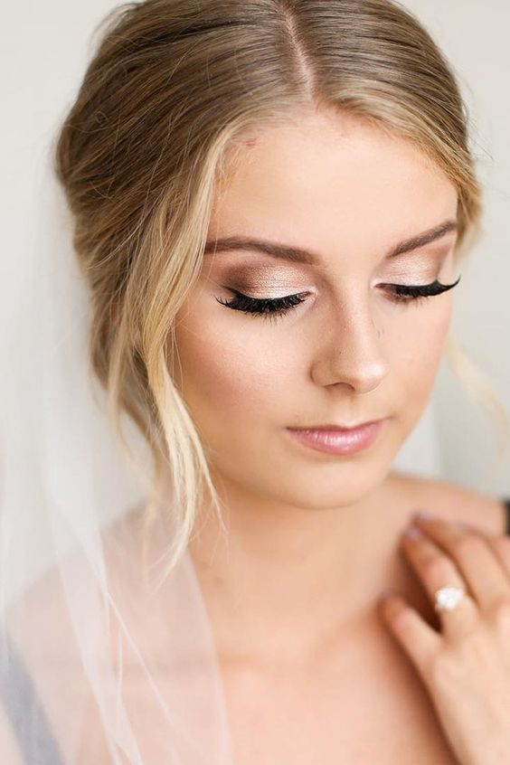 7 Tips Makeup Pengantin Cantik  Saat Pernikahan di Siang Hari