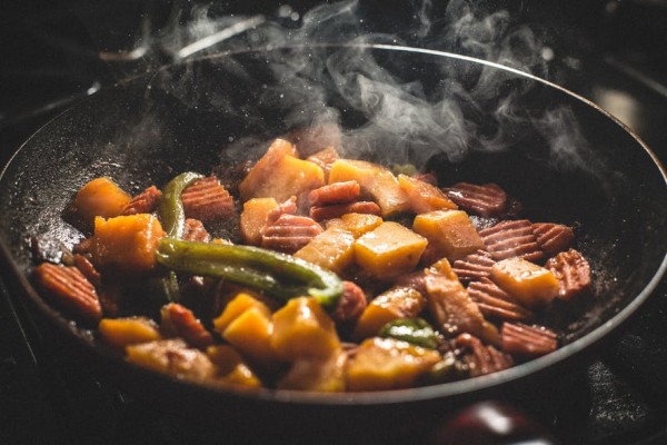 Terkuak! Ini Alasan Kenapa Makanan Panas Lebih Enak