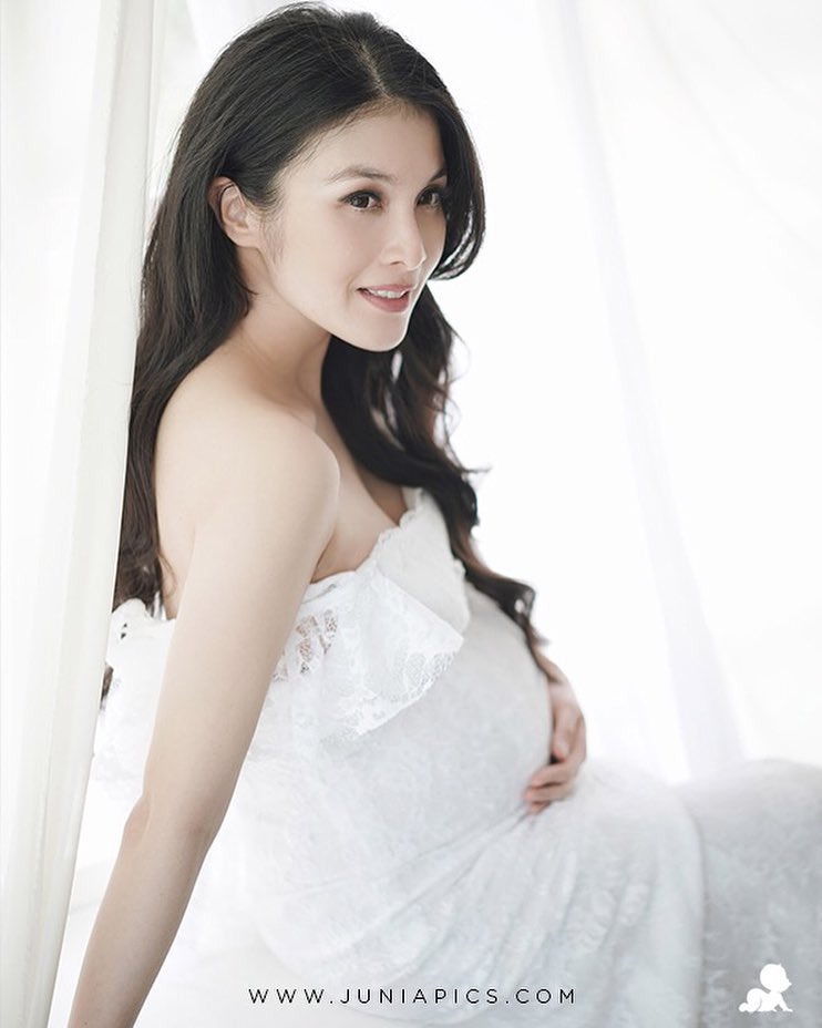 10 Potret Kehamilan Sandra Dewi Bak Princess Deh