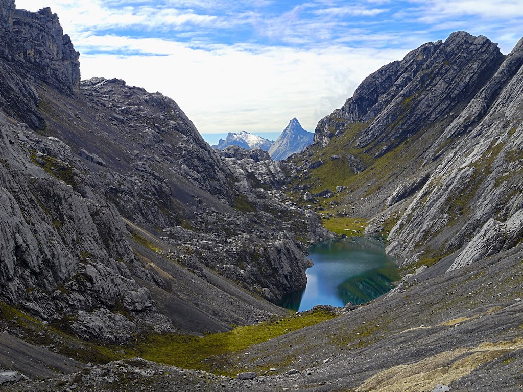 Sudahkah Kamu Taklukkan 10 Gunung Tertinggi di Indonesia Ini?