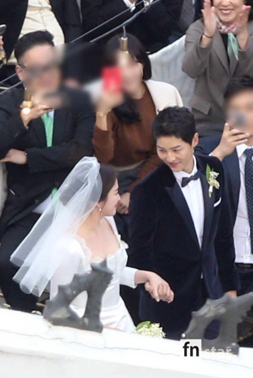 Sah Inilah 8 Foto Mesra Pernikahan Song Song Couple