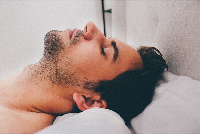 7 Manfaat Tidur Telanjang untuk Kesehatan, Coba Terapkan Ya!