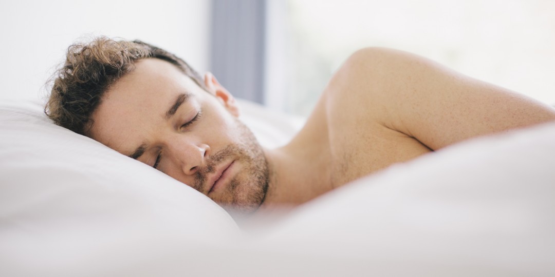 7 Manfaat Tidur Telanjang untuk Kesehatan, Coba Terapkan Ya!