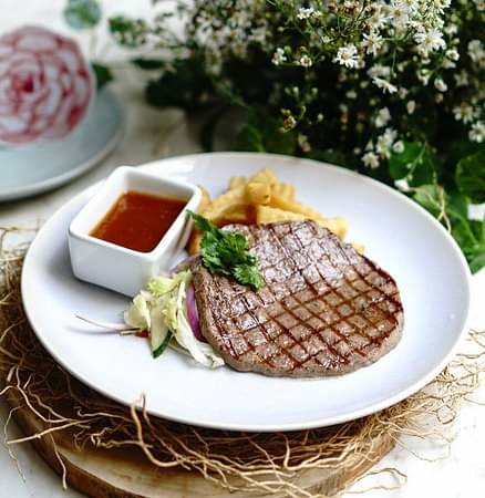 7 Steak Paling Murah di Surabaya, Gak Sampai Rp100 Ribu Lho!