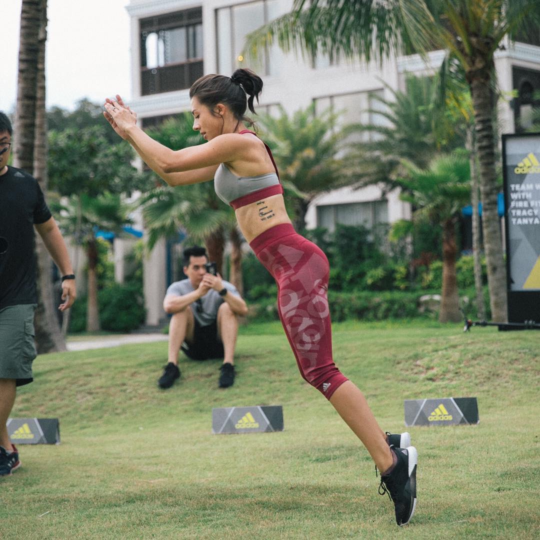 Pamer body. Jump Squad.