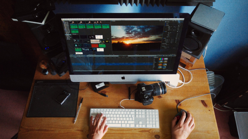 7 Rahasia Jadi Vlogger Terkenal, Siap-siap Tajir Mendadak!