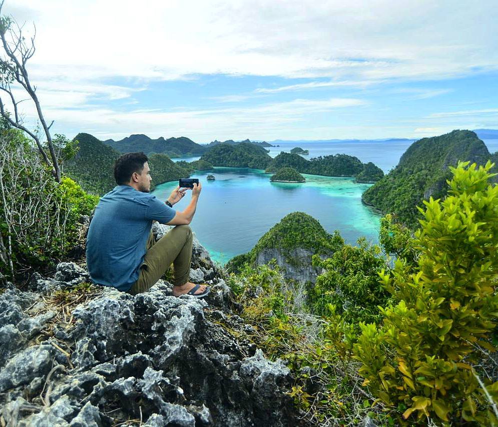 15 Potret Hamish Daud Jelajah Laut Indonesia, Bikin 