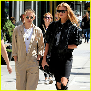 10 Potret Gaya Kristen Stewart dan Pacarnya yang Kece Abis