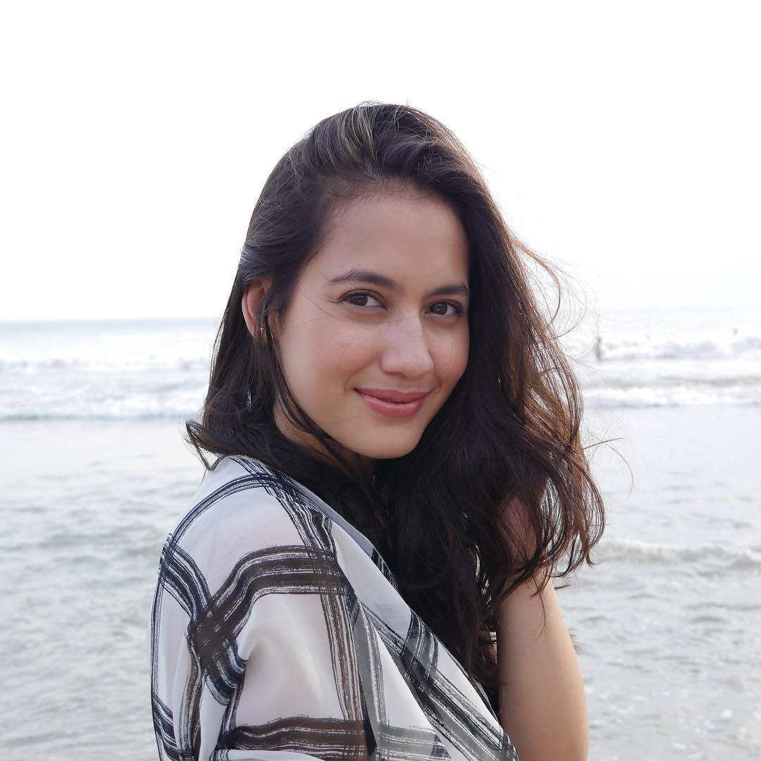 10 Look Natural Ala Pevita Pearce, Bikin Cowok Jatuh Hati