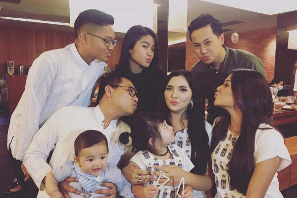 11 Momen Kedekatan Rabbani Zaki Dengan Keluarga Aurel Cocok Banget