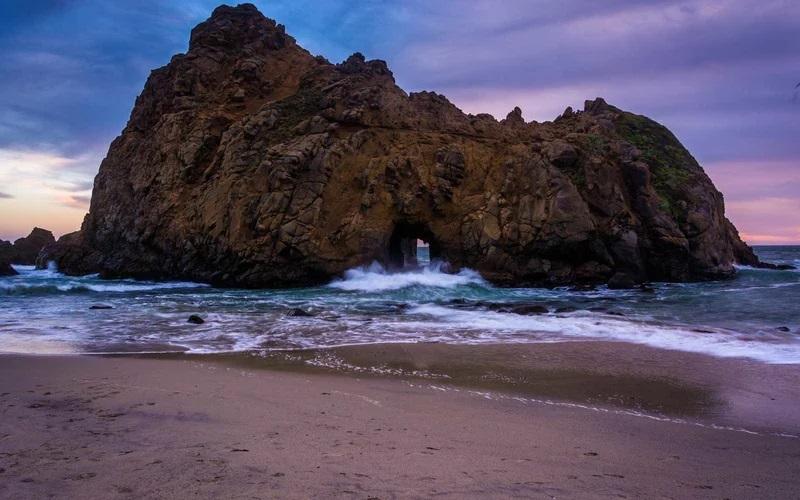 7 Pantai Pink Terindah di Dunia, Indonesia Punya yang Lebih Menawan!