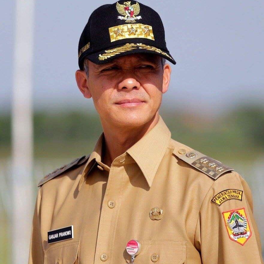 10 Style Ganjar  Pranowo  Gubernur Jateng yang Karismatik 