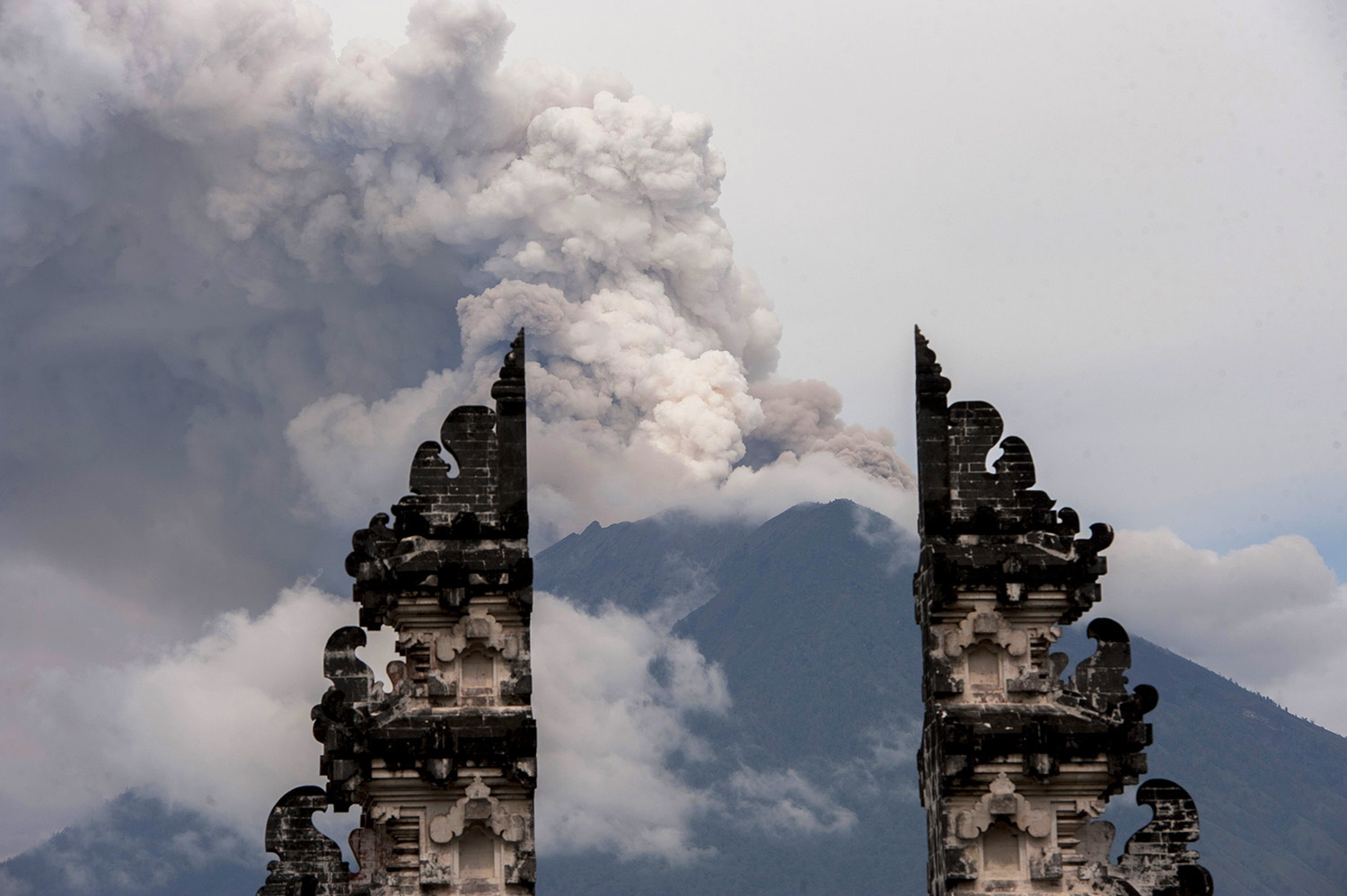 Gunung Agung Erupsi, Sejumlah Wilayah Terdampak Hujan Abu