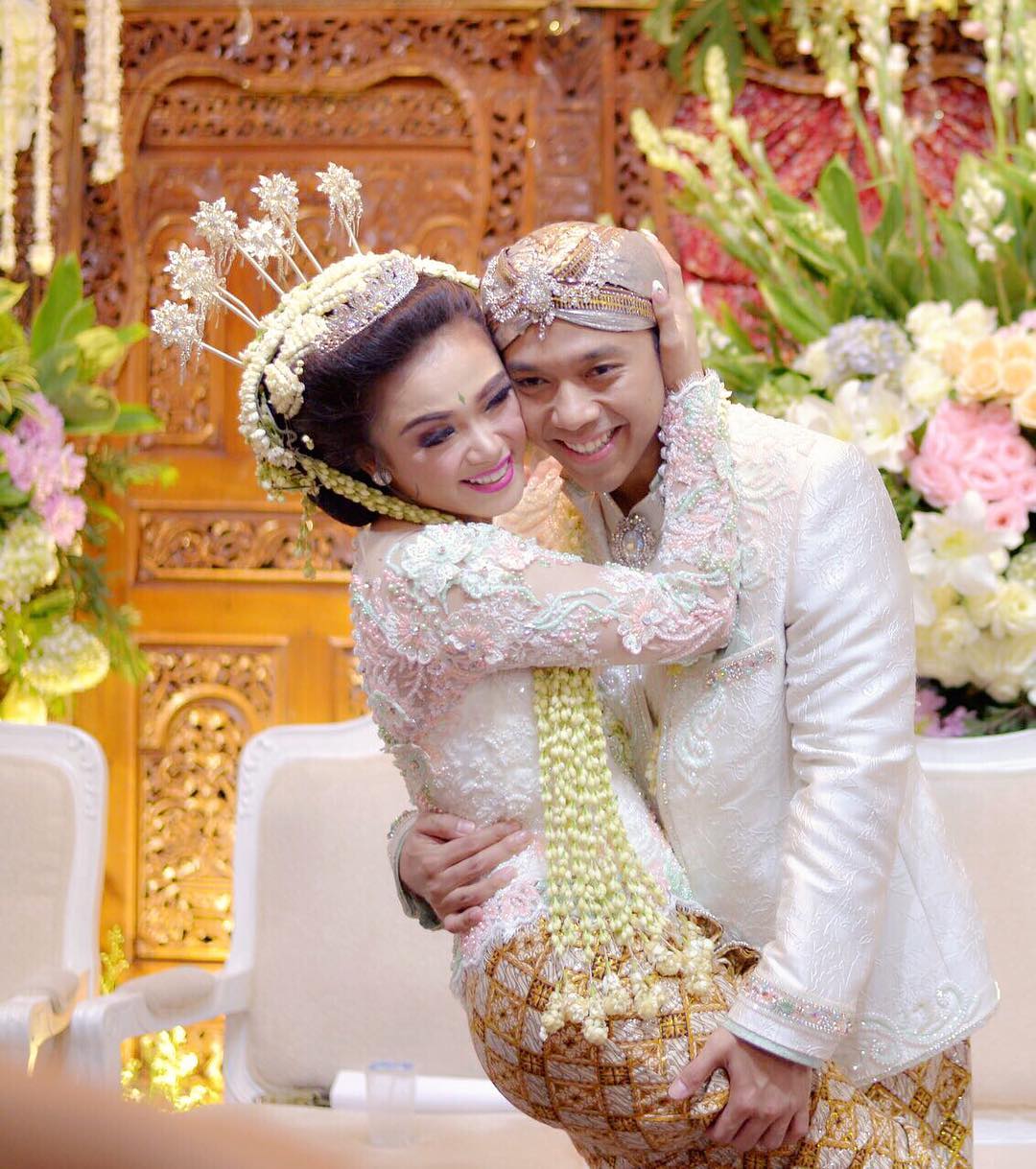 10 Pernikahan Artis Indonesia Paling Berkesan Di 2017 Megah