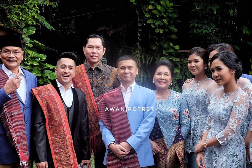 Get Raditya Dika Lamaran Gif - Gambar Ngetrend dan VIRAL